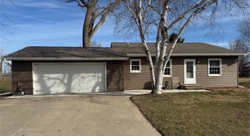 103 E Interlaken Road, Fairmont, MN 56031